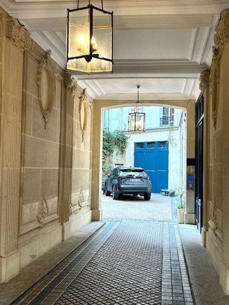 Location de bureaux – 184 m² à Paris 8e (75008) – photo 8