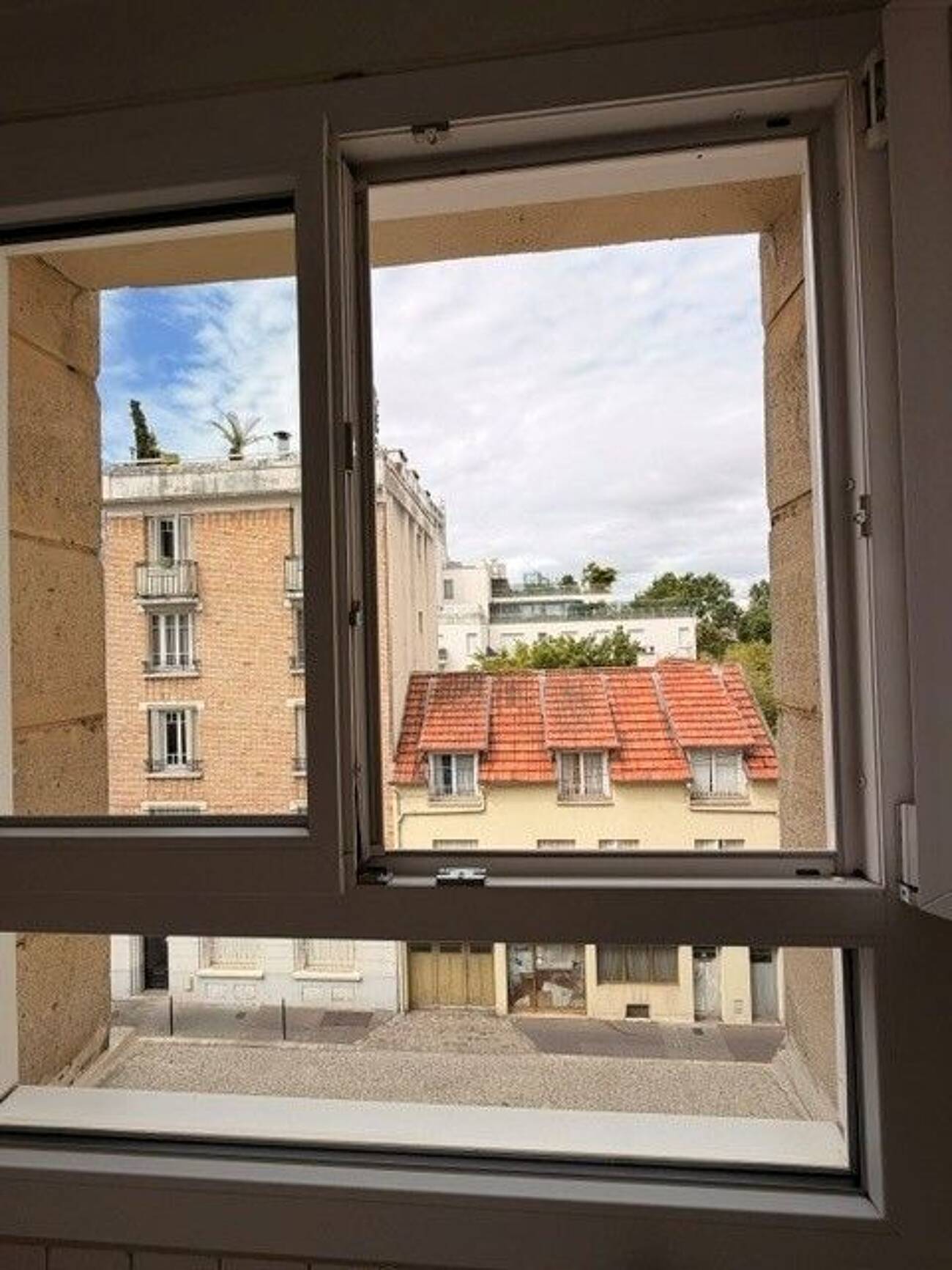 Studio avec ascenseur et cave – 29 m² à Courbevoie (92400) – photo 6