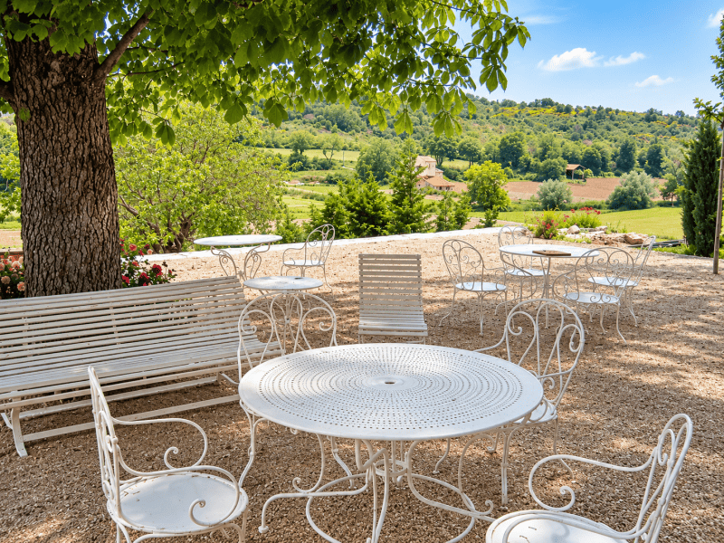Château et dépendances – 900 m² à Valensole (04210) – photo 1