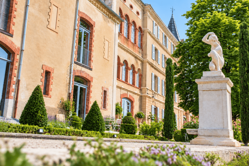 Château et dépendances – 900 m² à Valensole (04210) – photo 4