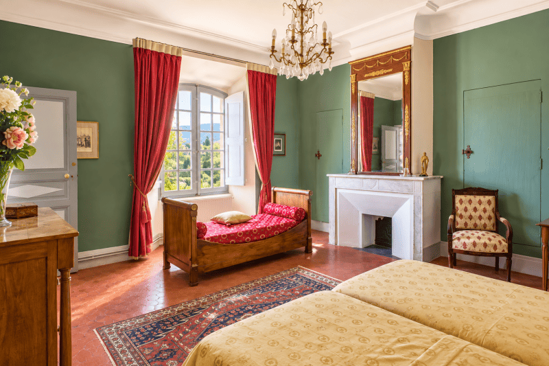 Château et dépendances – 900 m² à Valensole (04210) – photo 18